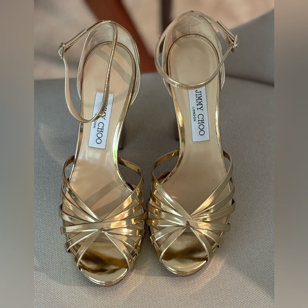 Jimmy Choo Platform High Heels Gold Size 39. Gently worn. Excellent condition! 🩷